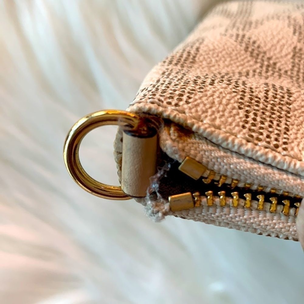 MICHEAL KORS FASHION WRISTLET - Picture 10 of 16